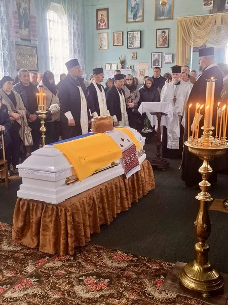 У рідному селі на Волині попрощалися з загиблим на Донеччині воїном Петром Олендром