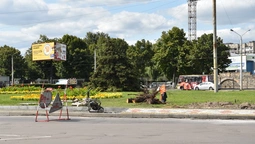 Як у Луцьку ремонтують дороги та прибудинкові території (фото)