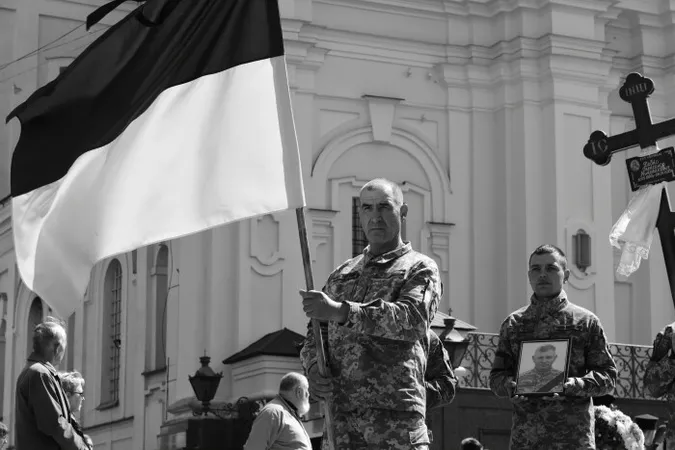 Луцьк попрощався з двома загиблими на Донеччині бійцями (фото)