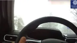 У Луцьку патрульні допомогли батькам швидше довезти дитину до лікарні