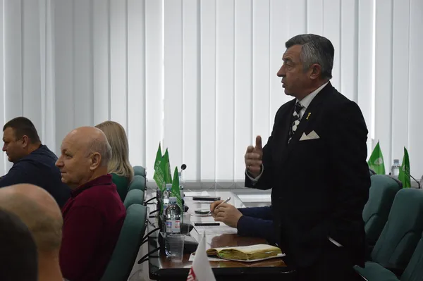 «Медузи» Луцькради: каламутні нетрі ювілейної сесії (репортаж)