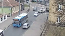 У Луцьку водій, під час руху «проти шерсті», наткнувся на патрульних (відео)