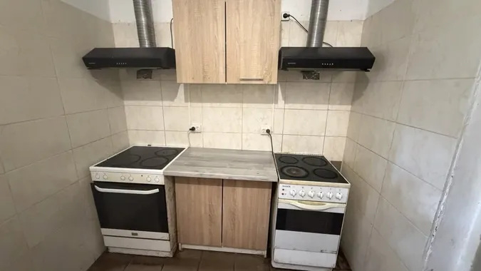 На Волині перевірили умови проживання переселенців у колишньому тубсанаторії: є проблеми з дахом і опаленням