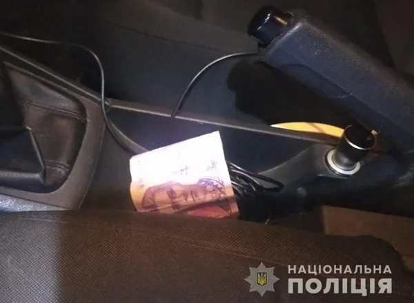 На Волині п'яний водій вантажівки хотів «відкупитися» від патрульних (фото)
