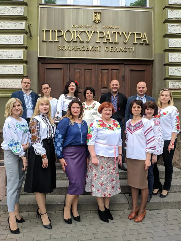 День вишиванки: відомі волиняни одягнули сорочки (фото)