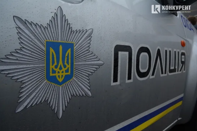 Ай, молодці: луцькі копи пошкодили лише одну службову автівку