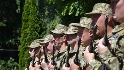 У Луцьку новобранці Волинського прикордонного загону склали присягу (фото)