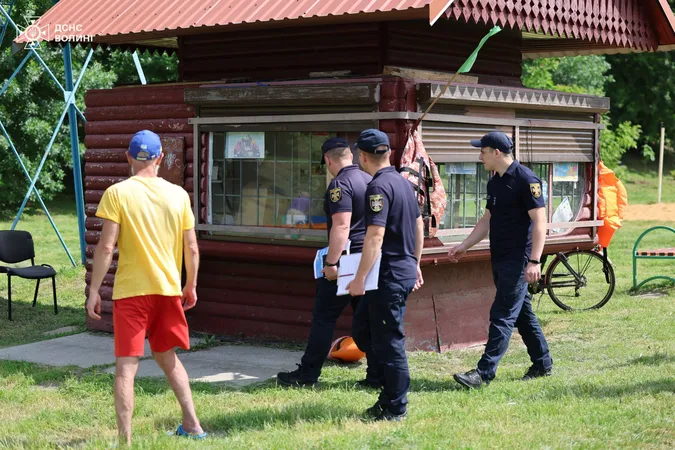 У Луцьку рятувальники перевірили водойми: чи безпечно там купатися (фото)