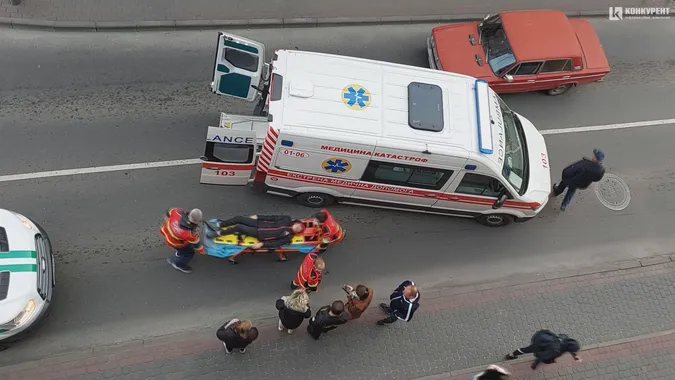 У центрі Луцька бус інкасаторів збив дитину на переході (фото, відео)