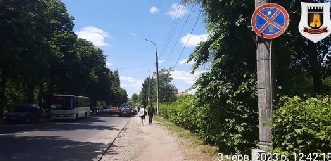 Є знак: у Луцьку взялися за паркохамів на Глушець (фото)