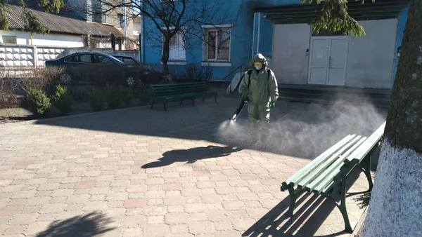 У костюмах та масках: як рятувальники очищали Луцьк та Володимир (ФОТО)
