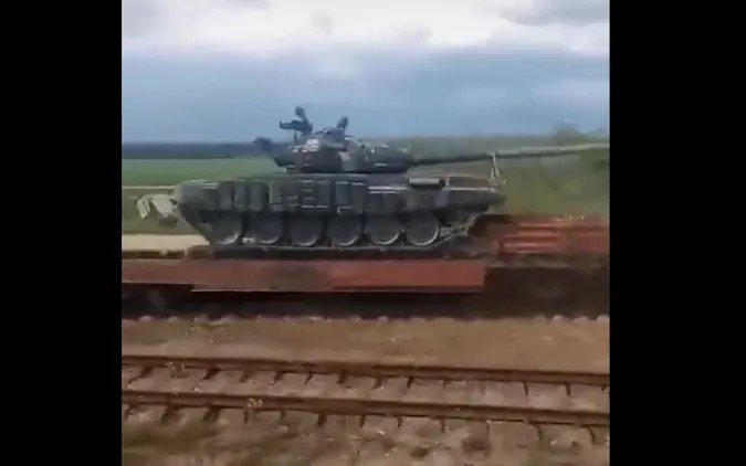 У Білорусі зафіксували ешелон з танками, який рухався в напрямку українського кордону (оновлено)