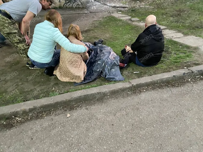 Росія атакувала Кривий Ріг: шестеро дітей загинули (фото 18+)