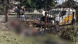 Прийшли за пенсіями і загинули: рф вдарила авіабомбою по селищу Ярова на Донеччині (відео)