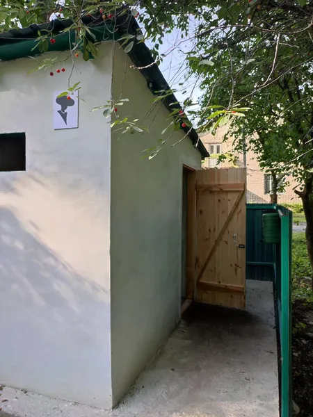 Оновлена дірка в підлозі: у Ківерцях відремонтували туалет (фото)