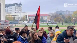 Більше грошей на ЗСУ: активісти вийшли на акцію під Волинську ОДА (фото)