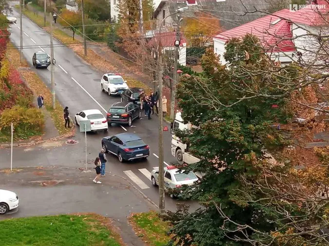 У Луцьку на перехресті не розминулися автівки (фото)