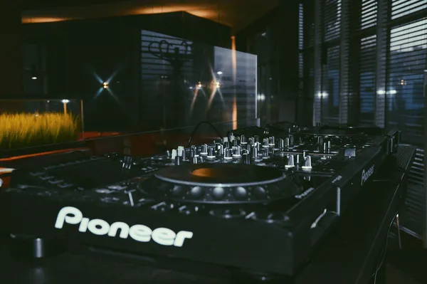 Місця щасливих людей: «Ring Dj Cafe» – 5 років (фото)*