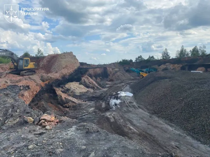 На Волині фірма добула понад 100 тисяч тонн корисних копалин без дозволів (фото)