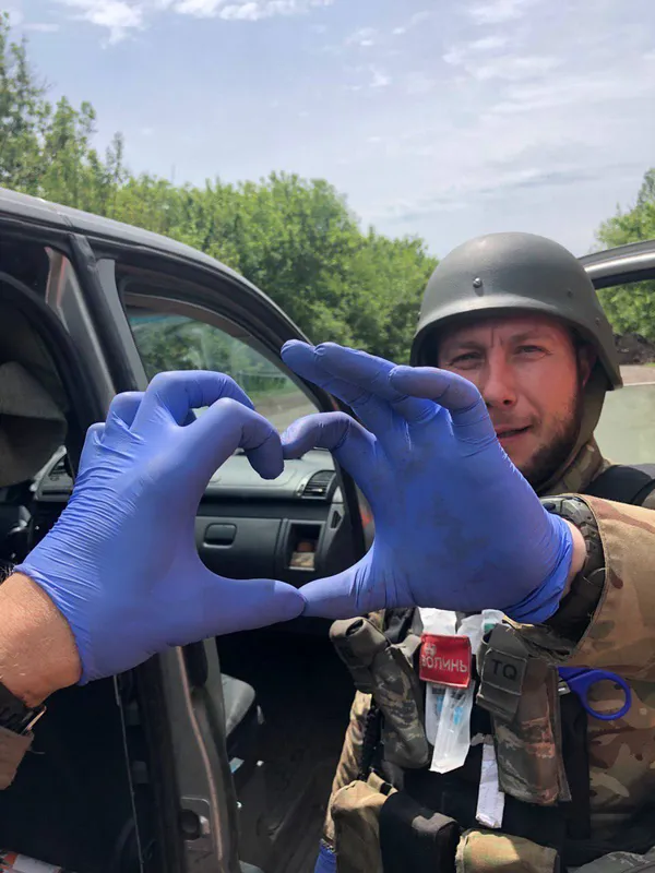 Надлюди: військовий медик із Луцька розповів про роботу на передовій (фото)