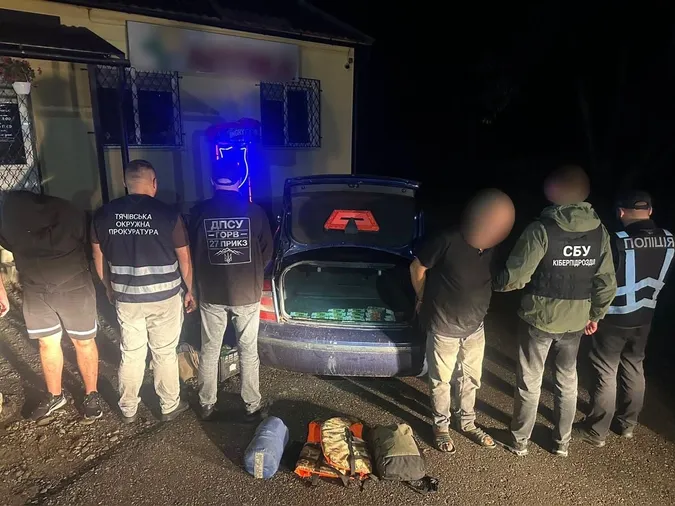 Рукавички, рятувальний жилет і €3200: таксист із Волині готував ухилянта до переправлення через Тису