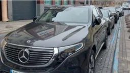 Підготувався заздалегідь: у Луцьку водій Mercedes-Benz хотів «зекономити» на парковці (фото)