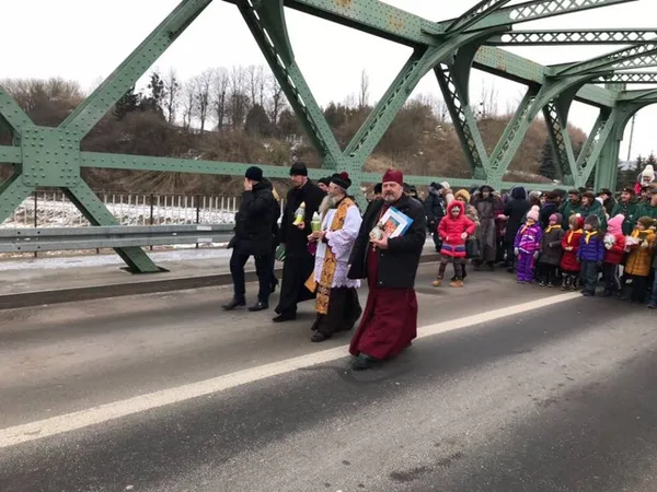 На Волинь прибув Вифлеємський вогонь миру (фото)