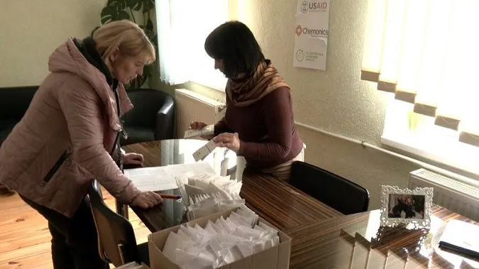 Жителям волинських сіл безоплатно роздали насіння від USAID (відео)