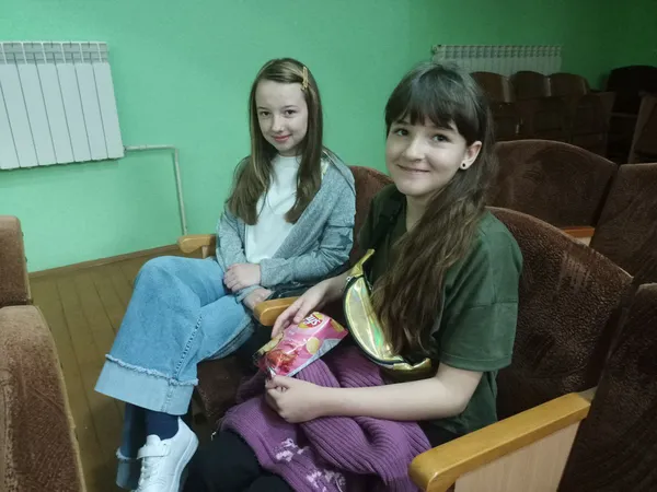 На підтримку ЗСУ: у Підгайцівській громаді влаштовують благодійні кіноперегляди (фото)