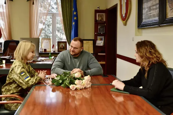 Пройшла двомісячну реабілітацію: лучанка, яку звільнили з полону, повернулась додому (фото)