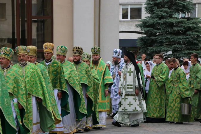 Яким було престольне свято у луцькому соборі Святої Трійці (фото)