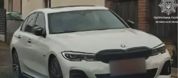 Натиснув на газ замість гальм: у Ковелі водій BMW намагався втекти від поліції