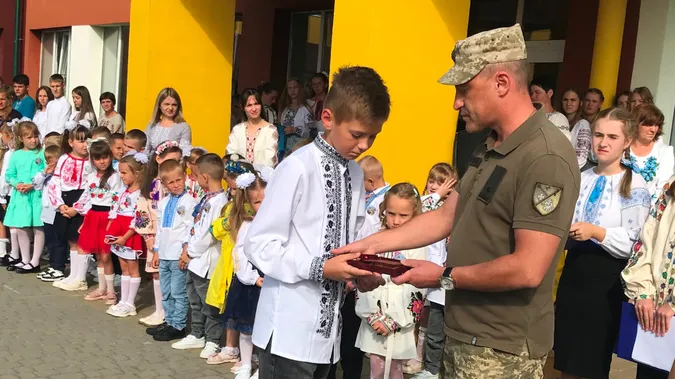 На Ковельщині сину загиблого Героя вручили державну нагороду батька