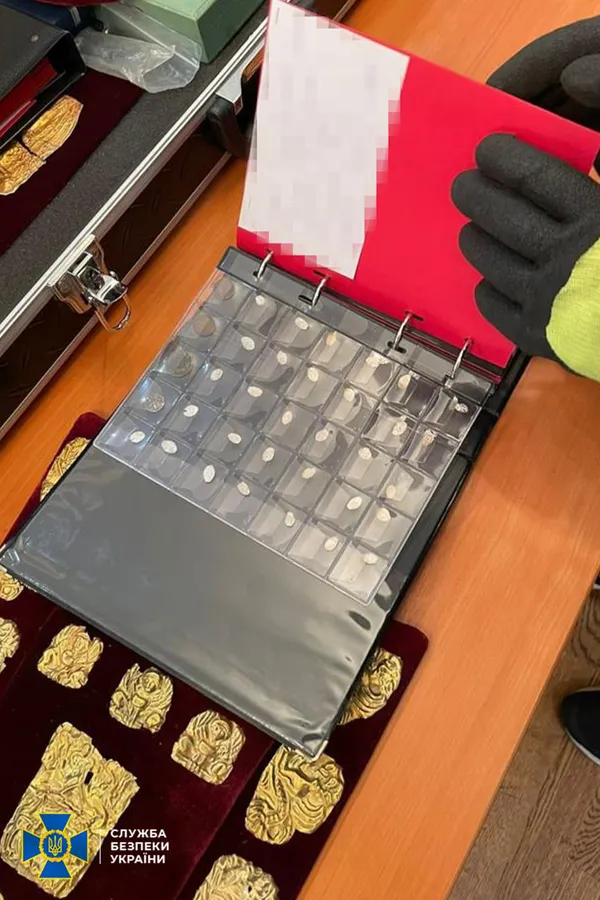 Скіфське золото, елітні авто, зброя: СБУ запобігла вивезенню за кордон майна Богуслаєва (фото)