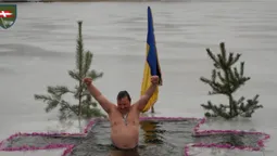 Молитва і занурення: бійці Волинської бригади відзначили Водохреще (фото)