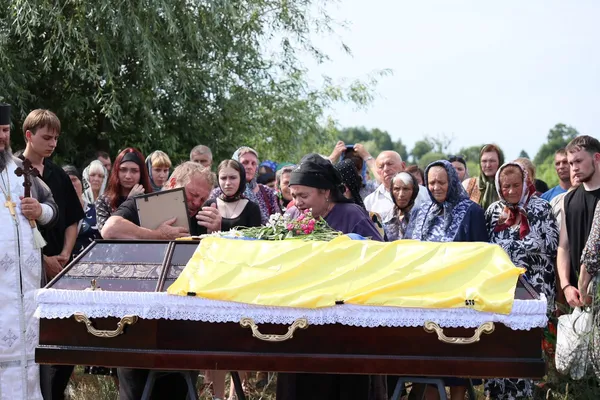 Загинув 8 місяців тому: на Волині попрощалися з воїном Анатолієм Янчуком (фото)