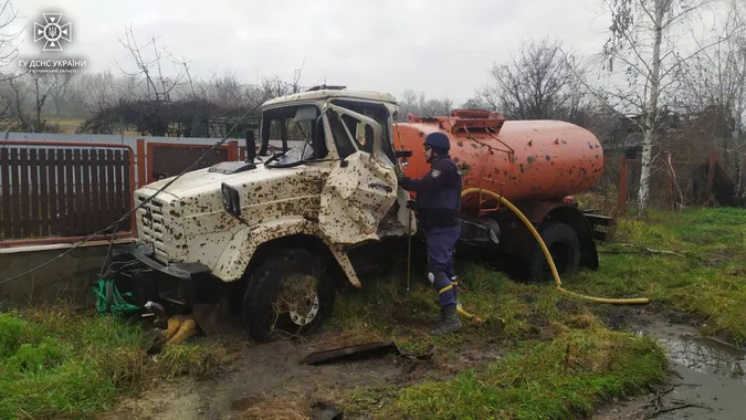 Волинські сапери розміновують «село-привид» на Донеччині (фото)