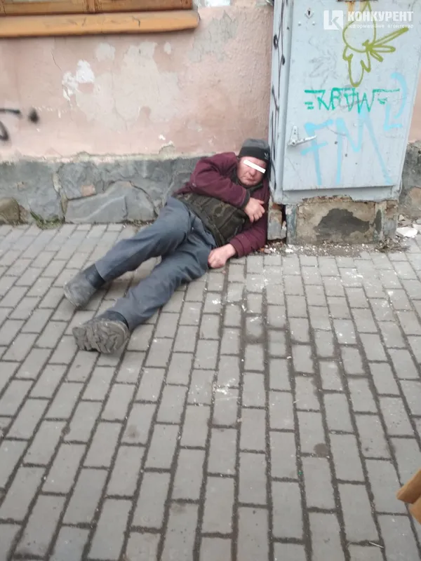 У центрі міста рятували п’яного лучанина (фото)