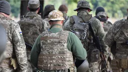 Напруга на українсько-білоруському кордоні: на Волині вручать повістки резервістам (відео)