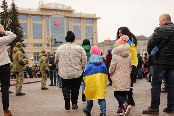 Тепер не просто формальність: як у Луцьку відзначали День Соборності (фото)