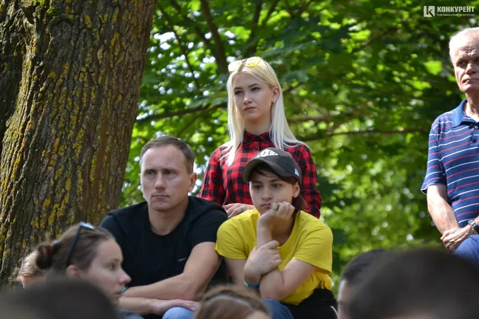 «Поліцейський налажав/допоміг»: головний патрульний Волині виступив на «Бандерштаті-2019»
