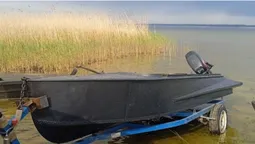 З одного з найбільших Шацьких озер витягнули «нічийні» сітки та ятери (фото)