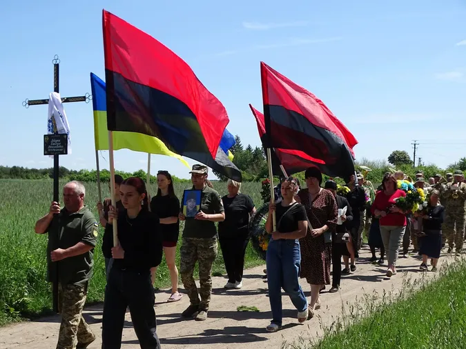 На Волині попрощалися з Героєм Дмитром Лободюком(фото)