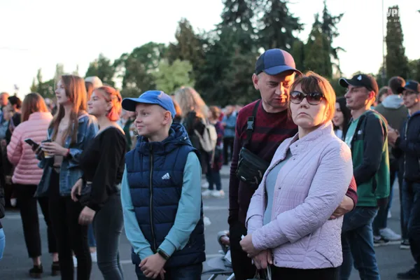 Як лучани відривалися на концерті до Дня міста (фото)