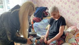 Лучанка з Еміратів роздала 5 тонн продуктів людям похилого віку (фото)