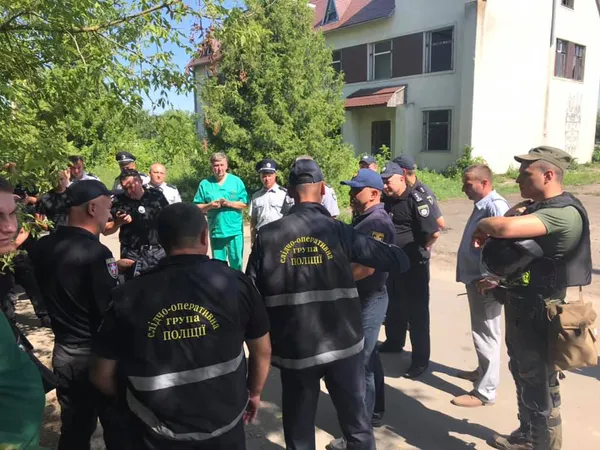 Пожежа, перекриття дороги і заручники: на Волині усі служби підготувалися до виборів (фото)