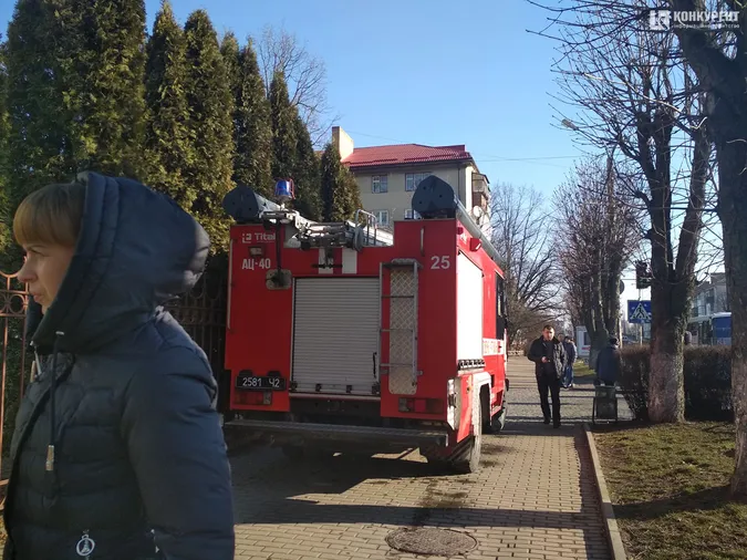 У Луцьку повідомили про замінування банку навпроти 5-ї школи (фото, оновлено)