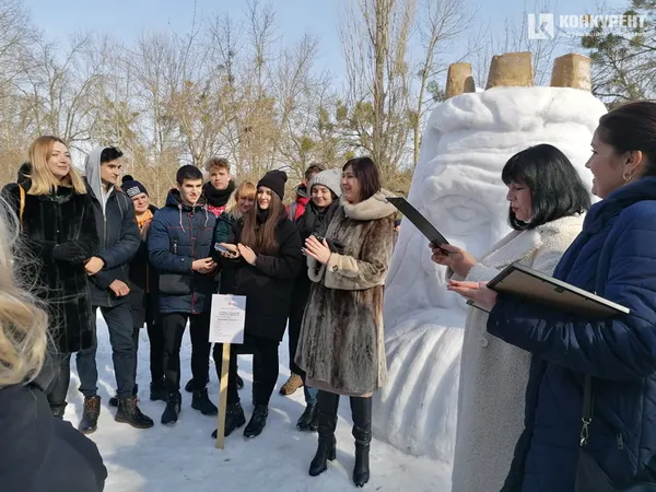 У луцькому парку вручили нагороди творцям снігових скульптур (фото)