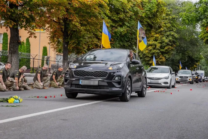 💔На Хмельниччині в останню дорогу провели молодого офіцера Волинського прикордонного загону Артема Кедруна