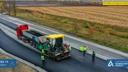 На Волині ремонтують 10 кілометрів найдовшої дороги області (фото)